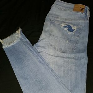 AMERICAN EAGLE JEANS